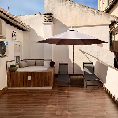 Laurel Lounge & Terrace
