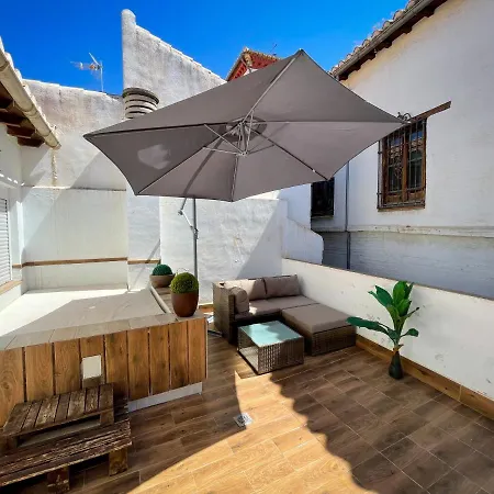 Laurel Lounge & Terrace